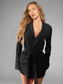 Missguided x Playboy Christmas Classic Long Sleeve Belted Robe With Signature Details - Black - View 4