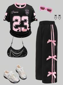 SHEIN Conjunto de camiseta casual de verano para niñas, estilo vintage americano con estampado de números y letras inglesas con lazo en color rosa, camiseta de punto de cuello redondo y manga corta combinada con pantalón de tela tejida de color rosa sólido con diseño de cinta rosa y lazo 3D rosa, conjunto de 2 piezas, adecuado para volver al colegio, uso diario casual, moda, exterior, viajes, fotografía, estilo callejero Y2K, ropa de vuelta al colegio, ropa de graduación - Multicolor - Ver 4