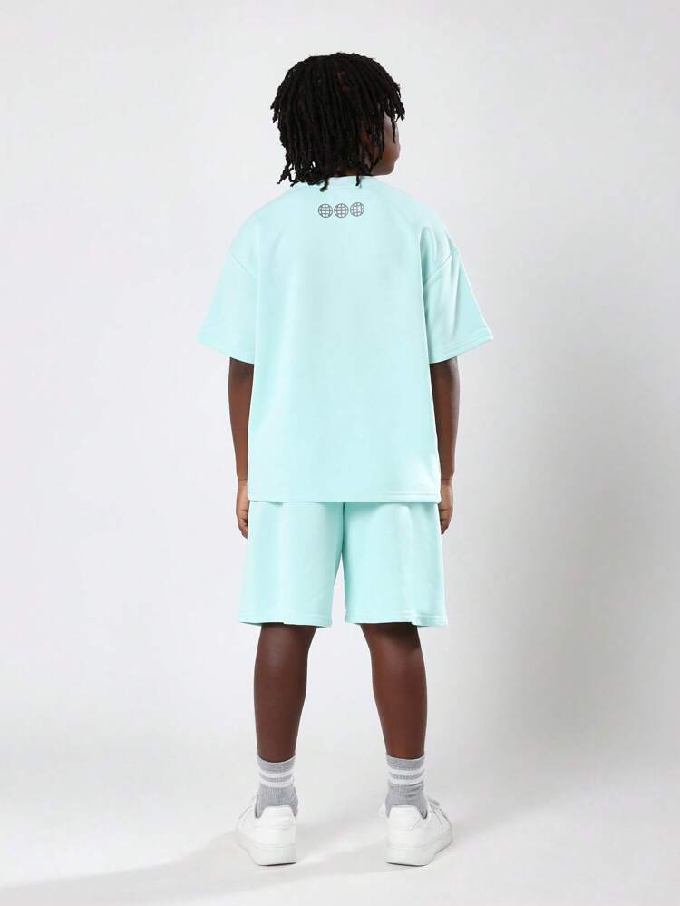 Sudadera extragrande con estampado de logotipo y pantalones cortos a juego