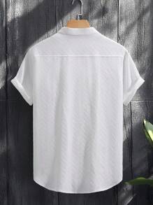 Manfinity CasualCool قميص رجالي أبيض كاجوال بأكمام قصيرة وياقة عالية مع أزرار - أبيض - مشاهدة 2