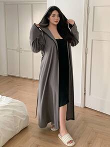 Dazy Plus Plus Size Women Loose Contrast Trim Hooded Cinched Waist Robe, Casual Sleepwear, For Fall & Winter, Cozy Outfit - Grey - View 4