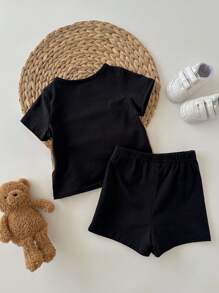 Baby Boy Letter Graphic Colorblock Tee & Shorts