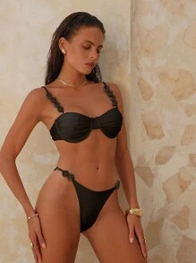 Swim Chiccia 极简主义闪亮面料钢圈聚拢可调节肩带系带露脐上衣和丁字裤比基尼套装，海滩度假 - 黑色 - 查看 4