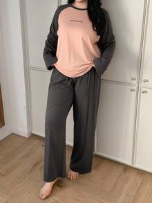 Dazy Plus Set di abbigliamento casual oversize con stampa di lettere, maniche a raglan larghe e patchwork a contrasto, adatto per l'autunno e l'inverno
