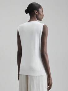 Ontre 2025 New Women's Clothing, Autumn/Winter Apparel, All Season Wear, Winter Clothing, Back To School Outfits, Halloween & Christmas, Women's Teacher Attire, Outerwear, Night Out Dresses, Wedding Guest Dresses, Elegant Wedding Guest Outfits, Church Attire, Women's Business Casual, Versatile Commuter Fashion, Office Tea Party, Independence Day Office Looks, Summer 2025 Solid Color Knotted Waist Side Slit Hem Sleeveless Knit Top - White - View 3