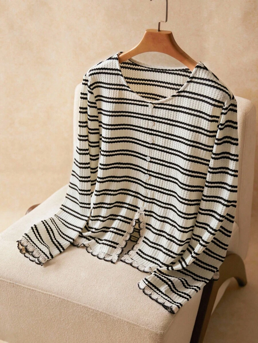 Elaquor Camiseta feminina plus size casual listrada com caimento solto e gola redonda, versátil para o verão - Preto e Branco - Ver 1