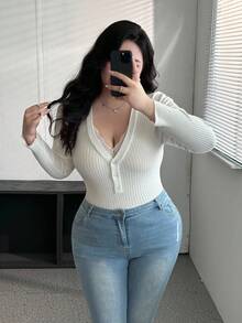 Flirla Suéter de manga larga con botones y media cartera de encaje en contraste para mujer de talla grande - Blanco - Ver 7