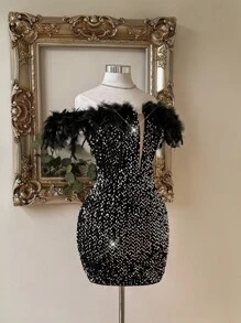 SHEIN Belle 优雅华丽的经典黑色弹力天鹅绒亮片面料，露肩羽毛缝线装饰胸部和袖子，带鱼骨，适合派对和舞会的臀部覆盖连衣裙返校季节（衣领为火鸡羽毛）女士鸡尾酒会礼服，舞会半正式礼服，适合生日、婚礼嘉宾、毕业典礼、晚宴、返校节