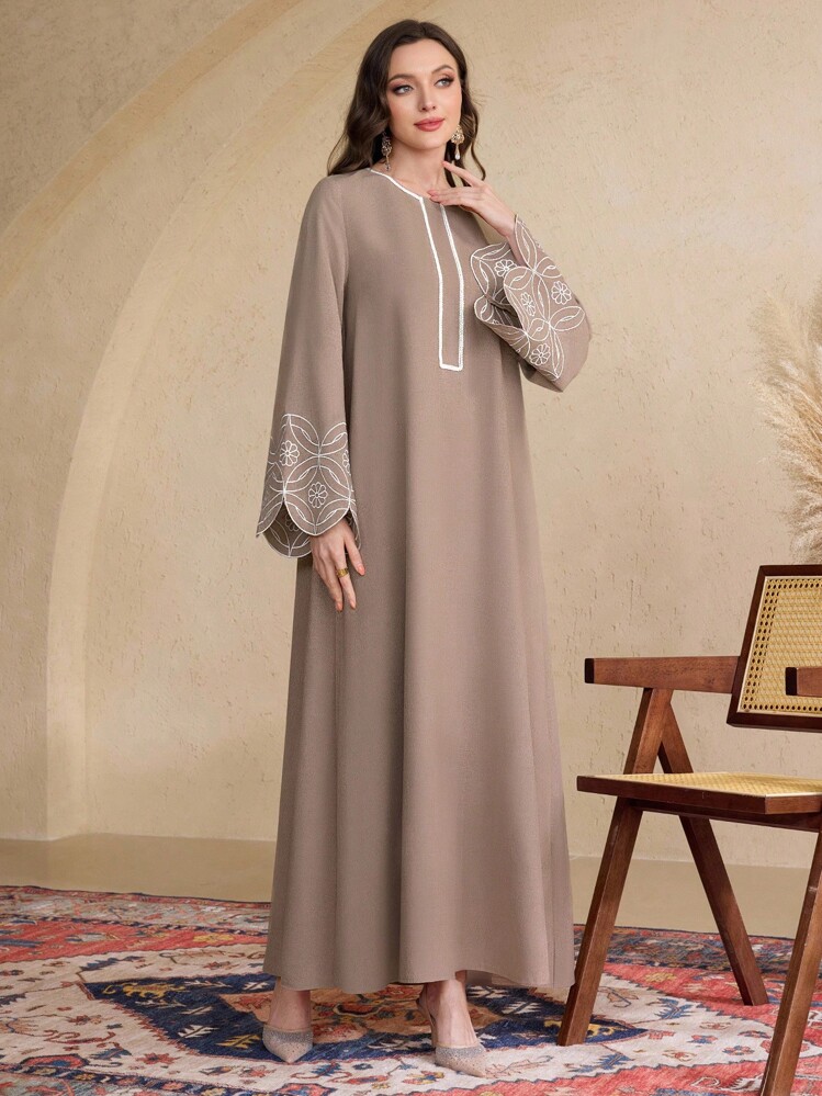 Al Najma 女士春夏圆领梭织边刺绣喇叭袖阿拉伯风格连衣裙，阿拉伯连衣裙 - 咖啡棕 - 查看 4