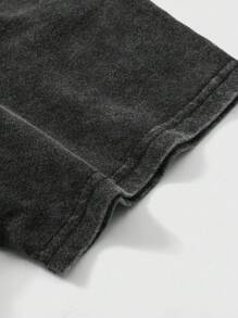 ROMWE MEN Grunge Punk 男士人像印花酸洗短袖T恤，适合春夏日常穿着 - 黑色 - 查看 3