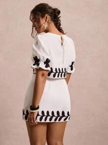 Freevana 大码女式节日花卉印花泡泡袖上衣和迷你裙两件套 - 白色 - 查看 2