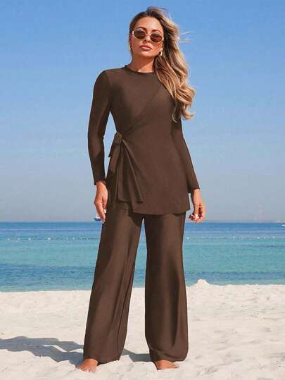 Swim Mulvari 2 件套女士新款纯色圆领长袖上衣，配有侧抽绳和修身裤，保守度假女士布基尼套装