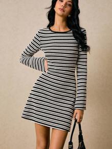 Poéselle 女式条纹圆领长袖休闲迷你连衣裙 - 黑與白 - 查看 3