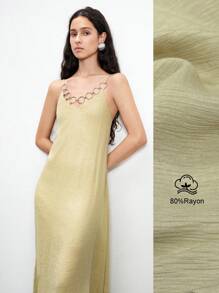 Lumivelle Vestido de satén y brillo con textura de tela de unicolor, decoración de anillo de metal para mujer, vestido de cadena de vacaciones, vestido de verano para la universidad - Verde - Ver 1