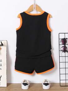 SHEIN 年輕男孩籃球字母圖形對比綁定背心上衣和短褲 - 黑色 - 查看 2