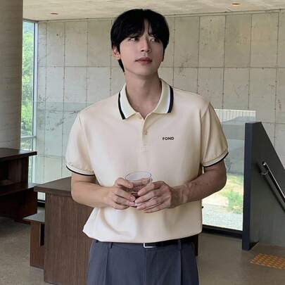 베이지색 라벨 디자인이 있는 남성용 패치워크 카라 폴로 셔츠, 여름용
