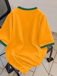 Manfinity Campus Court Men's Patchwork T-Shirt Manfinity Hypemode, Green & Yellow Brazil Football Sports Element & Letter Print Pattern, Contrast Color Patchwork Short Sleeve - Mustard Yellow - View 2