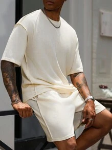 Manfinity Homme 2 件男士休闲纯色宽松短袖 T 恤和短裤套装 - 杏色 - 查看 3