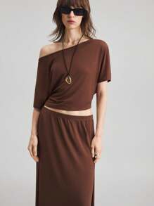 Ontre 女士教师套装，独立日风格，针织材质，粘胶纤维，棕色，四向拉伸，弹性针织面料，不对称肩部设计，两件套裙装，女士套装，极简主义设计，夏季服装，日常服饰，2025年新品 - 棕色 - 查看 5
