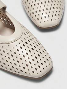 CUCCOO BIZCHIC 女士时尚通勤百搭休闲玛丽珍平底鞋 - 杏色 - 查看 3