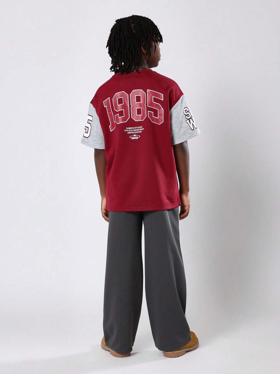 部門別スクリプトデザイン付きバーシティスタイルTシャツコーディネートセット