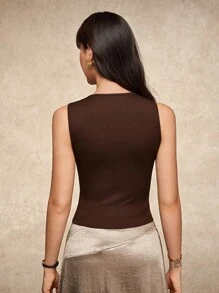 House of One Old Money Solid Color V-Neck Rib Knit Metal Decor Sleeveless Old Money Fall Women Clothes Casual Chic Daily Sexy Tank Top Women Autumn Fall Outfits Business Professional Women Business Casual Woman - Brown - View 2