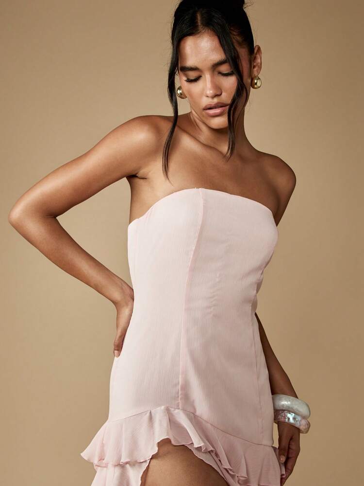 MISSGUIDED Strapless Ruffled Maxi Dress With Asymmetrical Hem