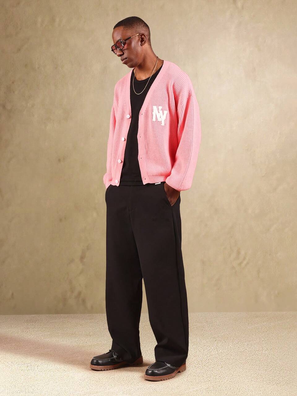 SUMWON Strickjacke im Varsity-Stil mit Knopfverschluss, NY Logo Patch, geripptem Muster, klassisch kollegial für Herbst und Winter, Buchstaben Patch, Langarm Pullover