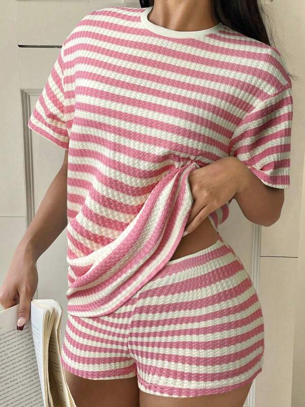 SHEIN EZwear Set de 2 piezas de conjunto casual de camiseta a rayas y shorts de verano