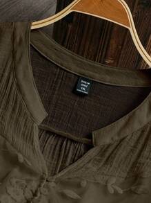 SHEIN LUNE 大码休闲纯色花卉刺绣缺口领衬衫 - 咖啡棕 - 查看 3