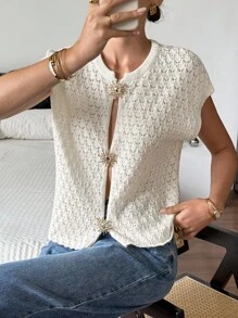 SHEIN Frenchy Áo len chui đầu tay ngắn họa tiết mặt trời kim loại dành cho nữ, Áo len chui đầu không tay đa năng, Áo len chui đầu không tay cổ tròn màu trơn, thích hợp mặc đơn vào mùa thu, Áo len nhiều lớp mùa đông, Nút kim loại trang trí mặt trời, Vải áo len họa tiết hình học ren, Vải áo len ấm áp có họa tiết sang trọng, Dáng ngắn ôm sát, Áo len chui đầu cổ tròn, Thời trang đơn giản thường ngày để đi làm, Áo len nữ, Áo len chui đầu dành cho nữ, Áo len chui đầu dành cho nữ, Quần áo mùa thu, Quần áo mùa đông, Tiệc chiêu đãi, Phụ nữ phong cách Old Money - Màu be - Xem 4