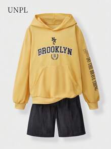 SHEIN 青少年男孩两件套休闲城市字母印花连帽衫和黑色短裤套装，适合日常、上学和户外穿着 - 彩色 - 查看 1