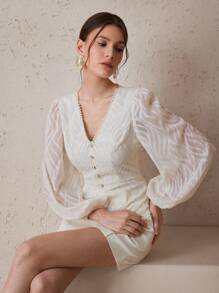 Modelyn 女士时尚浪漫优雅V领仿珍珠长袖衬衫 - 杏色 - 查看 3