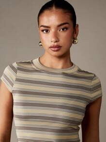 MISSGUIDED Striped Fitted Short Sleeve Crop Top Ribbed Knit Basic Summer Casual Form Fitting T-Shirt Y2K Style Minimalist Essential Retro Inspired 90s Fashion - Grey - View 6