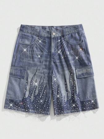 Street Life Pantalones cortos de mezclilla cargo con diseño de llama y adornos de rhinestone para hombres