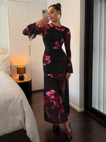 Lavishia 红色浪漫花卉印花圆领长袖喇叭袖口褶皱腰半透明下摆修身连衣裙，优雅浪漫，适合初秋，社交媒体影响者风格 - 彩色 - 查看 5