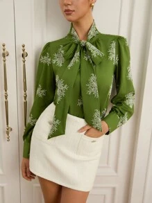 Aveloria Rosie Elegante grüne bestickte Bluse mit Schleifen-Kragen, zarte Stickerei-Kragen, anmutig und geeignet für Dates, Nachmittagstee und andere Anlässe