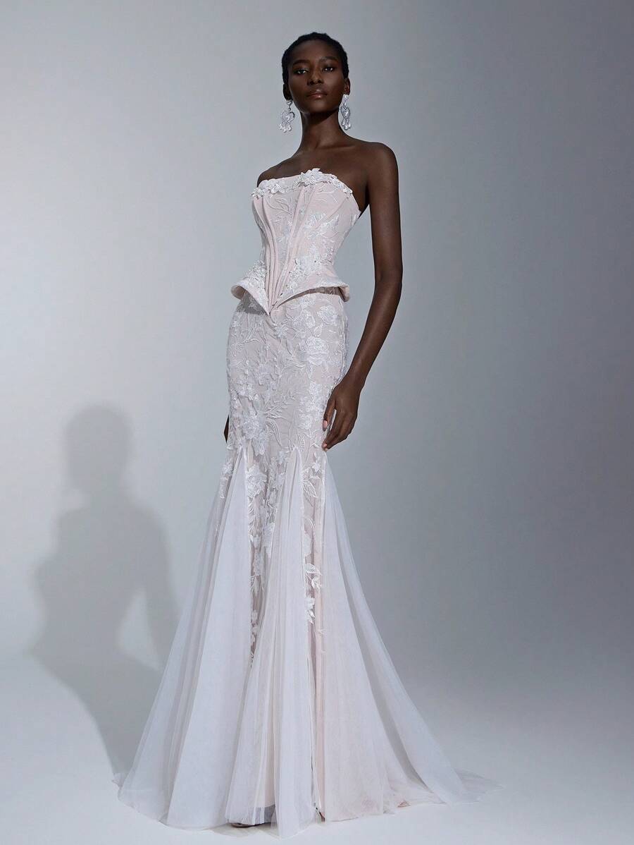 Elitara Elegant And Gorgeous White Luxurious Embroidered Lace Splicing Mesh Hand-Appliqué With Pearls Tube Top Waist Three-Dimensional Patch Fishtail Skirt Triangle Insert Design Tail Suitable For Wedding Events Bachelorette Party Holiday Dance Honeymoon Wedding Dress