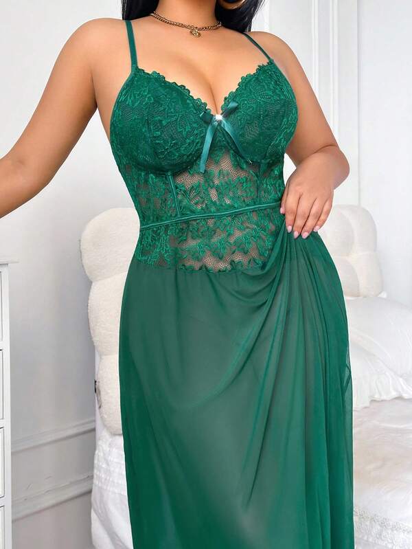 SHEIN Robe maxi sexy à encolure en V avec patchwork en dentelle et tulle pour femmes grandes tailles