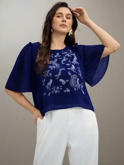 Flouryn 大码女式优雅花卉刺绣雪纺圆领荷叶边袖衬衫，常规版型上衣