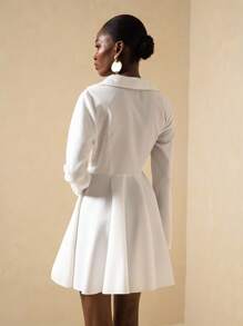 Lyxana Vestido Longo de Manga Comprida com Gola e Recortes em Cores Sólidas, Modelo Evasê para Mulheres - Branco - Visão 2