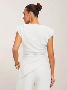 Silquee Blusa casual de mujer minimalista de unicolor con cintura ceñida y bajo asimétrico, blusa drapeada blanca, blusa elegante blanca - Blanco - Ver 2