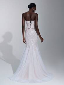 Elitara Elegant And Gorgeous White Luxurious Embroidered Lace Splicing Mesh Hand-Appliqué With Pearls Tube Top Waist Three-Dimensional Patch Fishtail Skirt Triangle Insert Design Tail Suitable For Wedding Events Bachelorette Party Holiday Dance Honeymoon Wedding Dress