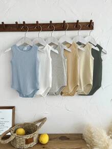 SHEIN Vintaside Kids Conjunto de 6 bodys sin mangas de verano multicolor para bebés niños, que incluyen los colores negro, blanco, gris, albaricoque oscuro, azul claro, caqui claro y otros colores clásicos