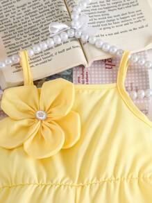 SHEIN Playful Pals Baby Girl' Pink Strap Romper With 3D Floral Rosette Buttons Waist Decor, Sleeveless, Breathable Summer Outfit, Cute & Vivid Ellow Sleeveless Cami Romper With Spaghetti Straps And Floral Accent For Baby Girls Baby Romper With Flower Yellow Baby Girl Clothes Infant Girl Yellow Outfit - Yellow - View 7
