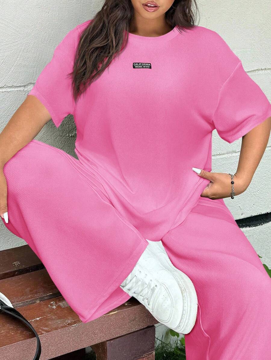 SHEIN EZwear 2 件套大码女式字母印花落肩 T 恤和阔腿裤,宽松版型,春夏两件套,粉色套装 - 粉色 - 查看 1
