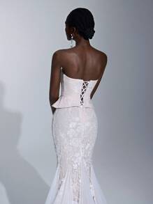 Elitara Elegant And Gorgeous White Luxurious Embroidered Lace Splicing Mesh Hand-Appliqué With Pearls Tube Top Waist Three-Dimensional Patch Fishtail Skirt Triangle Insert Design Tail Suitable For Wedding Events Bachelorette Party Holiday Dance Honeymoon Wedding Dress