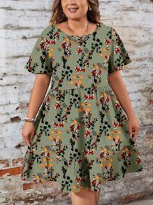 EMERY ROSE 休闲简约宽松圆领短袖大码连衣裙，适合秋冬季