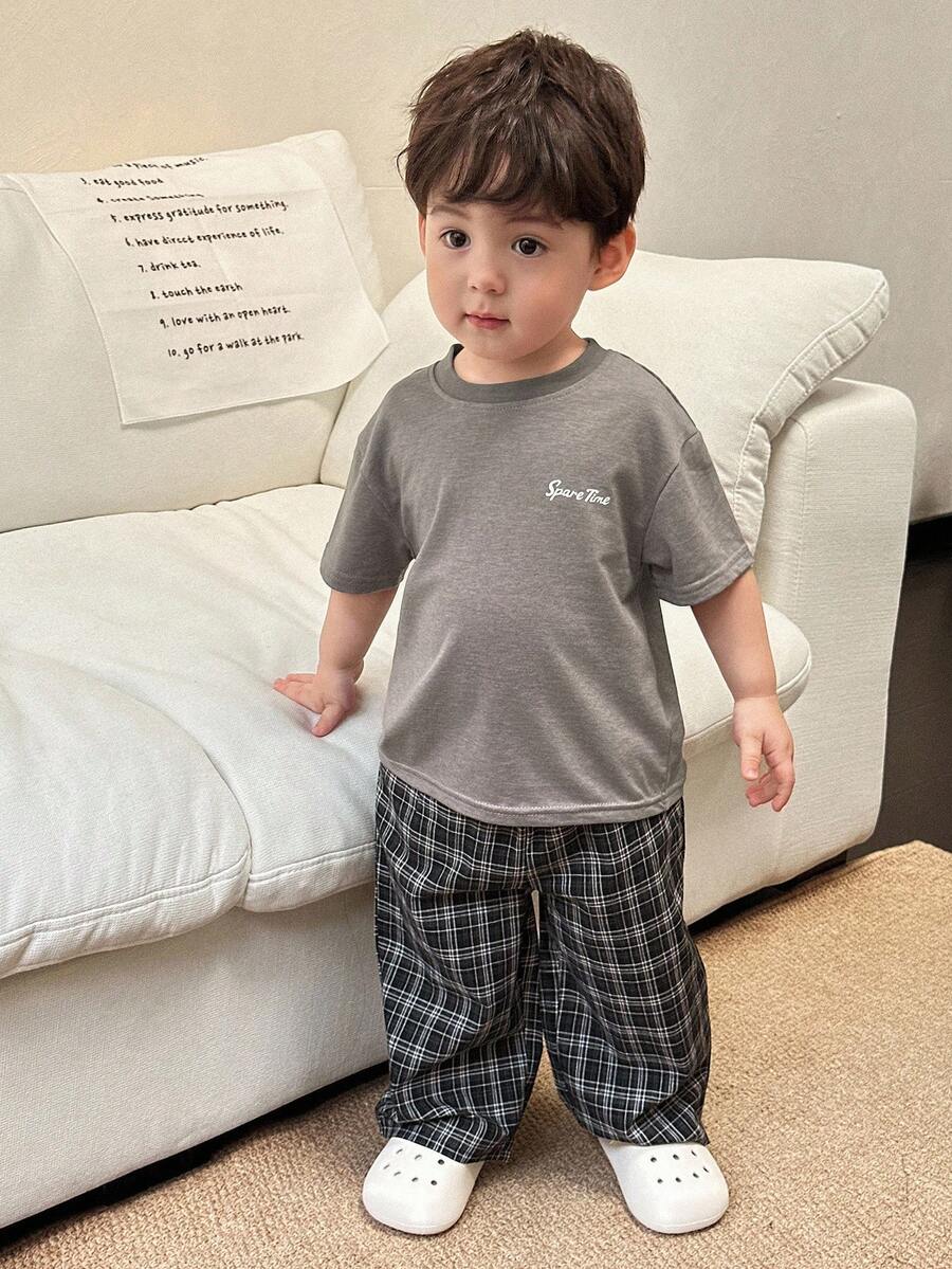 DAZY Kleinkind Jungen Lässig Rundhals einfarbiges Kurzarm T-Shirt und karierte lange Hose Pyjama Set - Grau - Übersicht 1