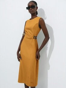 Aveloria Modichic Beige Twill Round Neck Sleeveless Minimalist High-End Design Waist Pleated Design With Leather Belt Decor Commuter Casual Versatile Vintage Style Women Long Dress